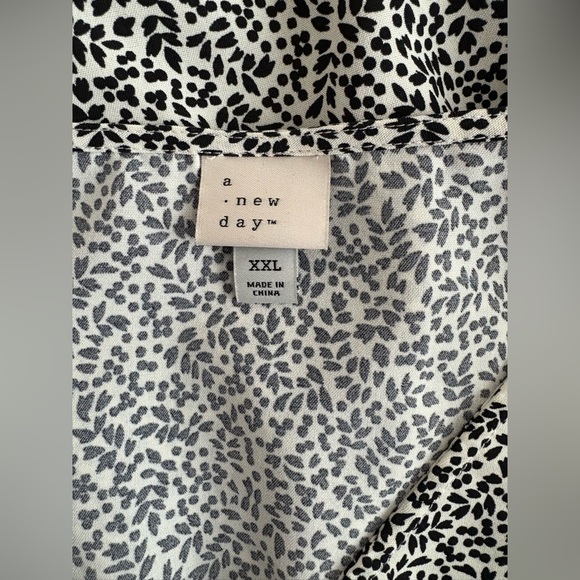 A New Day Women's Blouse - Picture 2 of 3